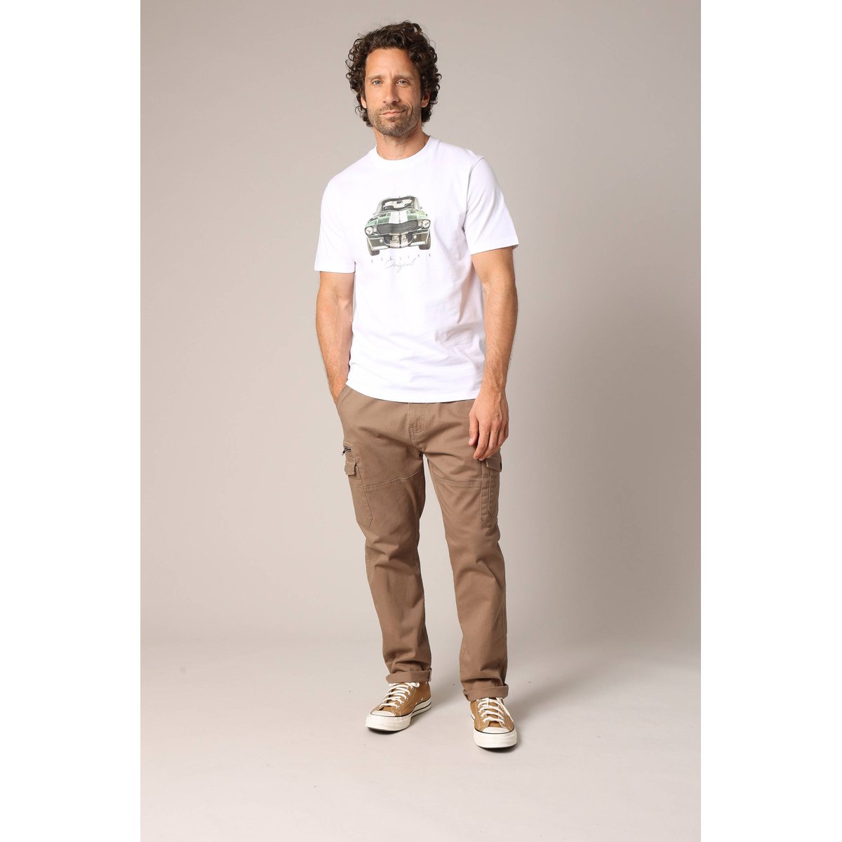 T-shirt en coton avec imprimé voiture rétro sur le devant, coupe droite et col rond FASTCAR blanc, DEELUXE