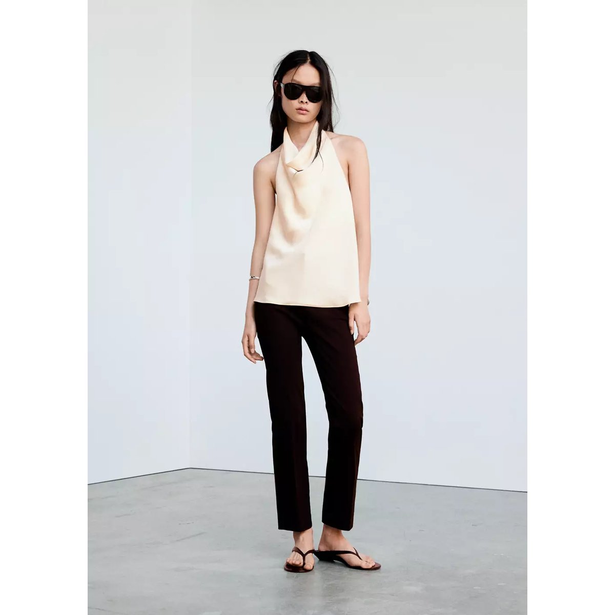 Top satin col bénitier écru, MANGO