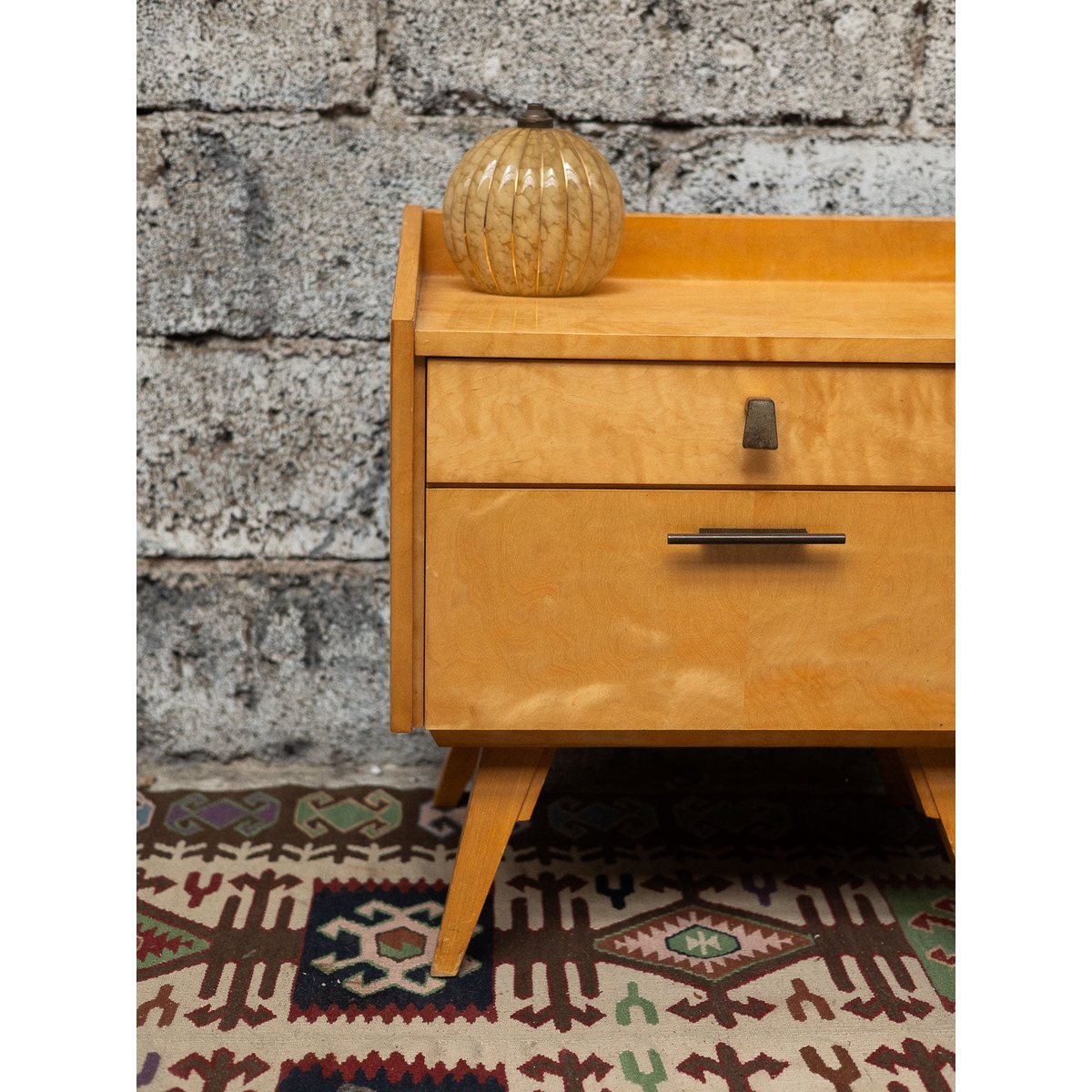 Paire de tables de chevets Maïa N°1534 - Bon état bois clair, DEBONGOUT