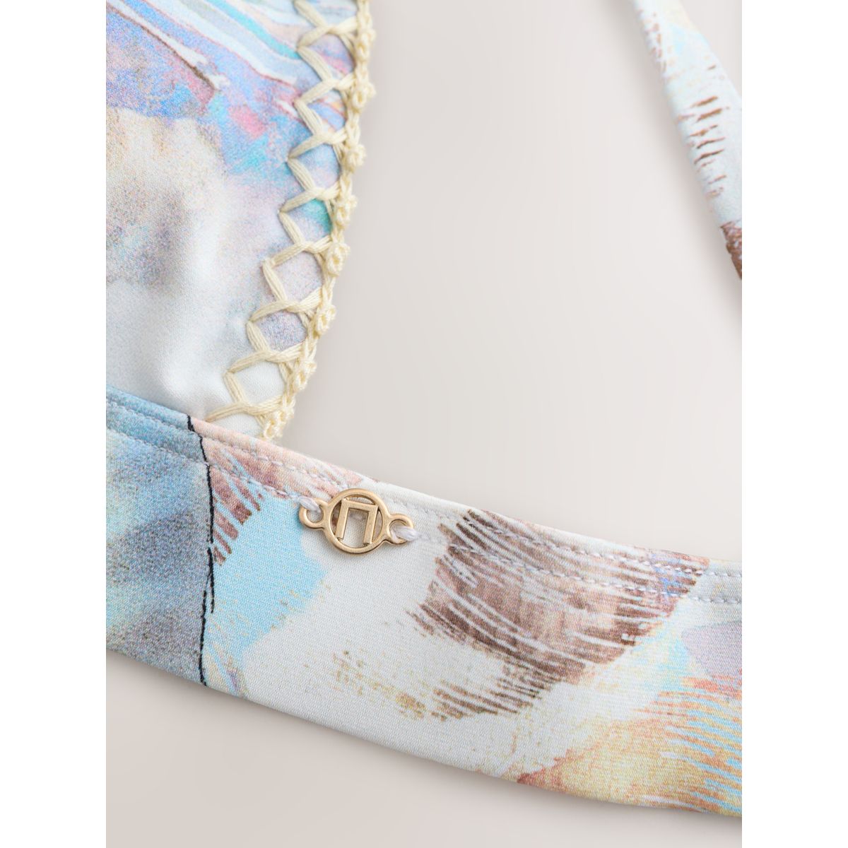 Haut de bikini triangle en point surjet coquillage bleu pastel, NEXT