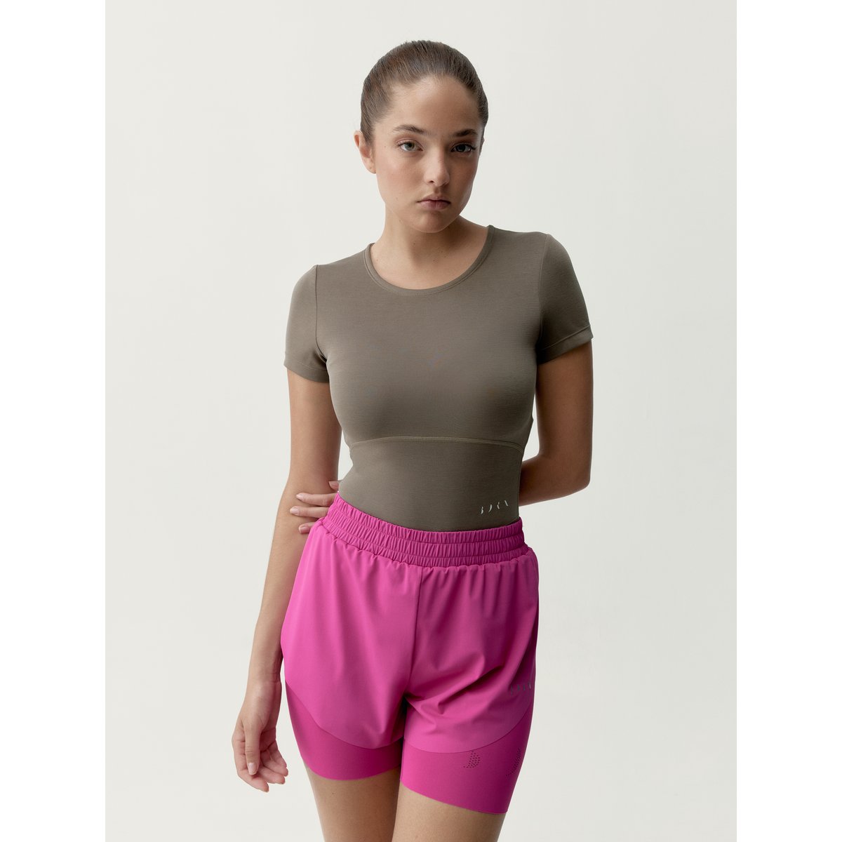 T-shirt de sport femme Aldina Manches courtes taupe foncé, BORN