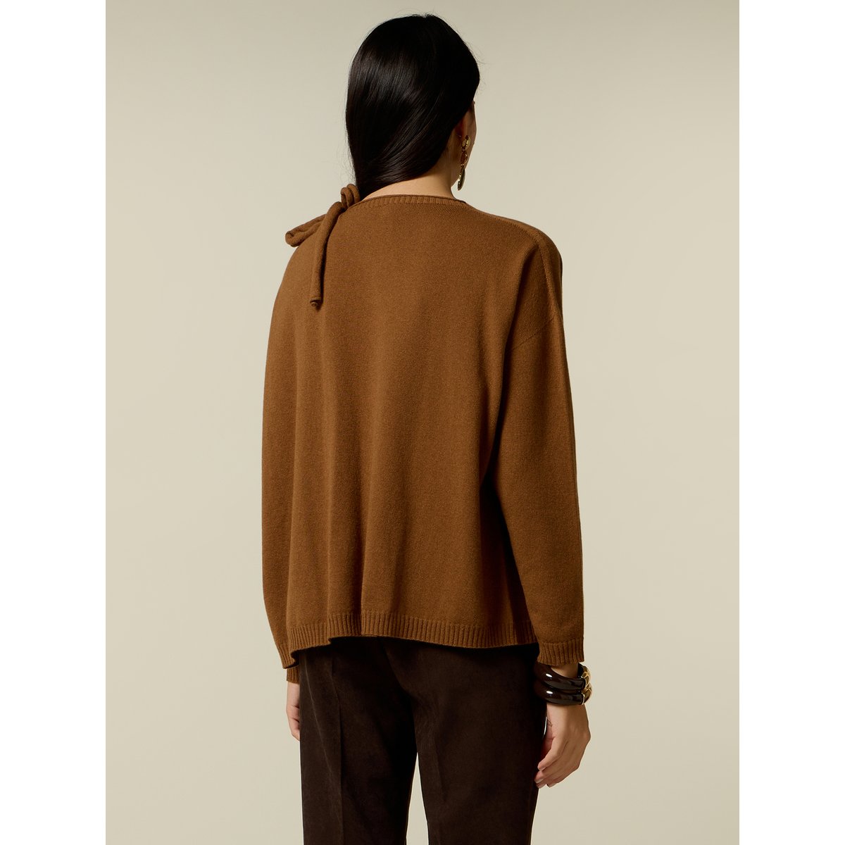 Pull avec nœud marron, OLTRE