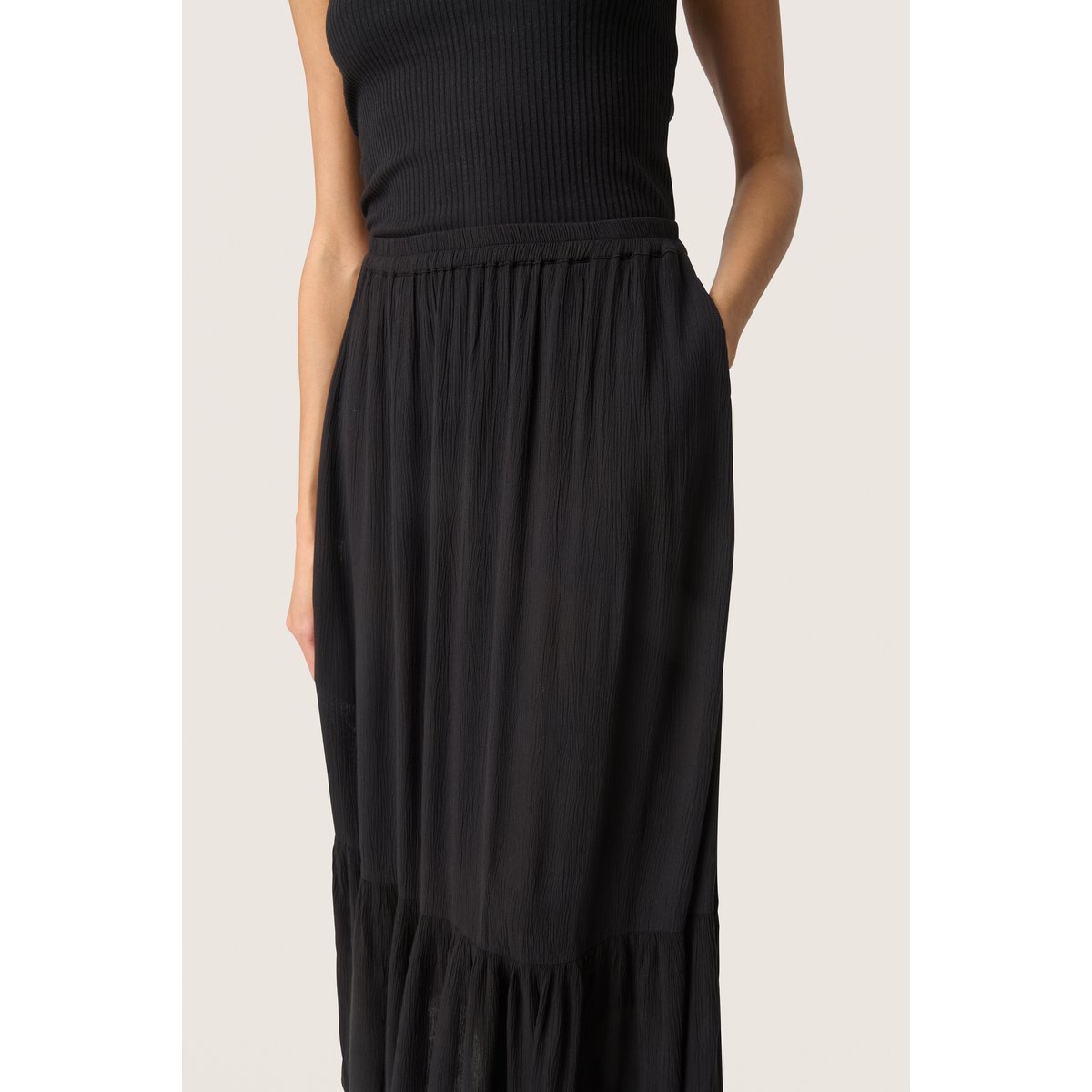 Skirt noir, SOAKED IN LUXURY