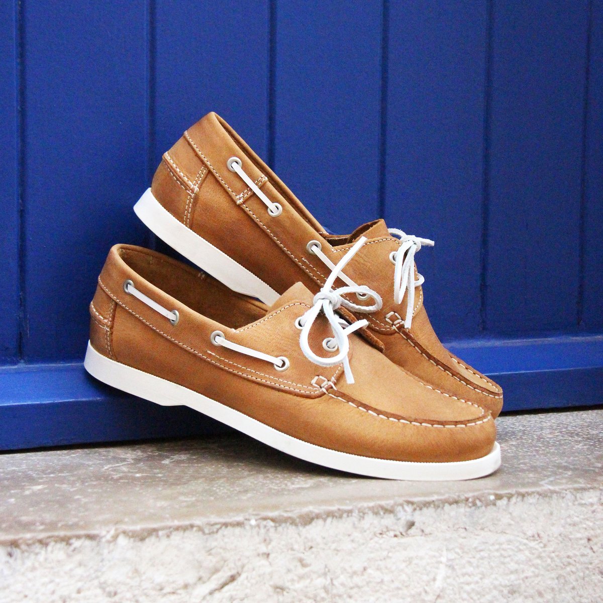 Chaussures bateau cuir mat brossé cognac, JULES & JENN