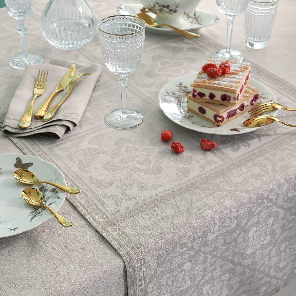 Chemin de table pur lin antitache HARMONIE beige, GARNIER THIEBAUT