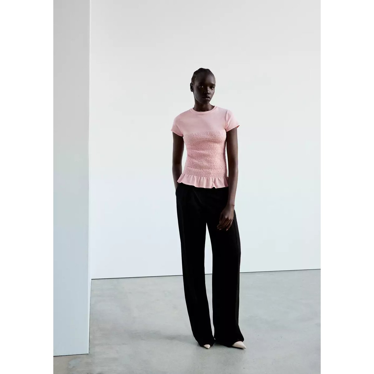 Pull en maille nid d’abeille à volant rose clair, MANGO