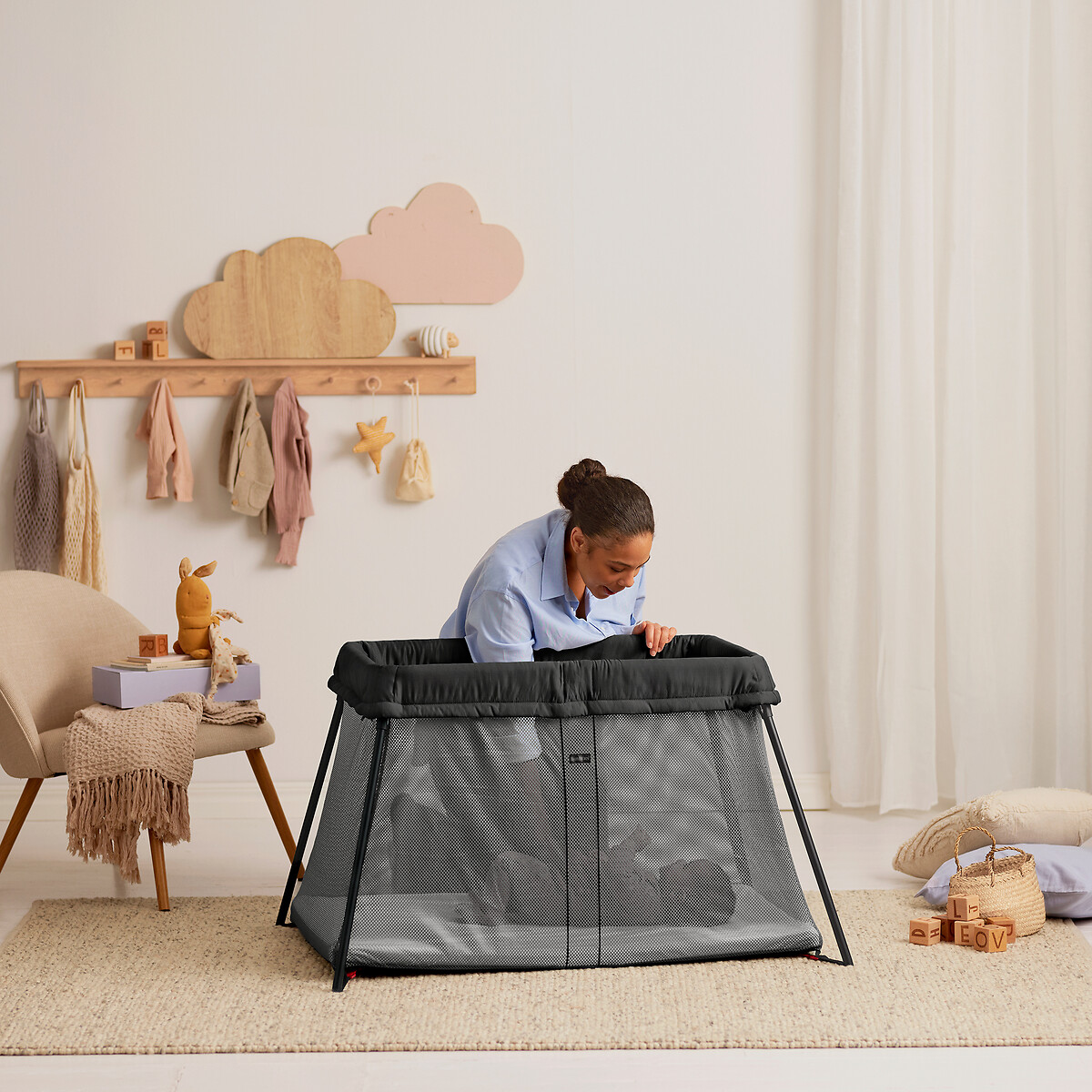 Cama de viagem leve preto , BABYBJORN