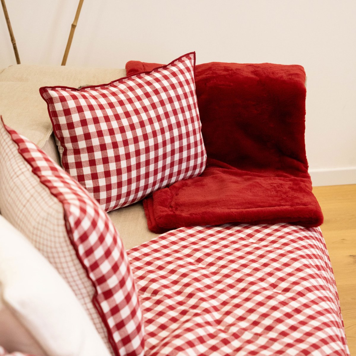 Coussin motif Vichy rouge, SUD ETOFFE