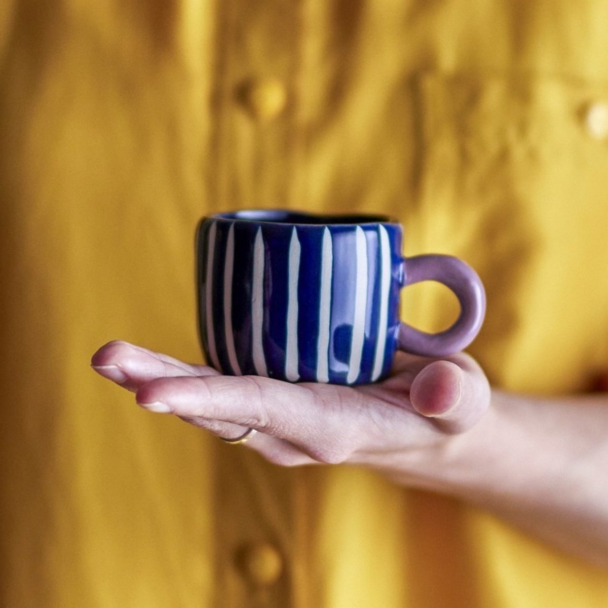 Petite tasse peinte grès rayé NINI bleu, BLOOMINGVILLE