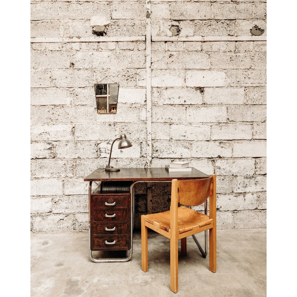 Bureau Bauhaus Yvan N°132 - Bon état bois, DEBONGOUT