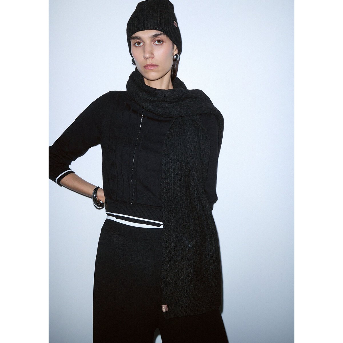 Ensemble Coordonné Bonnet et Écharpe noir, LIU JO