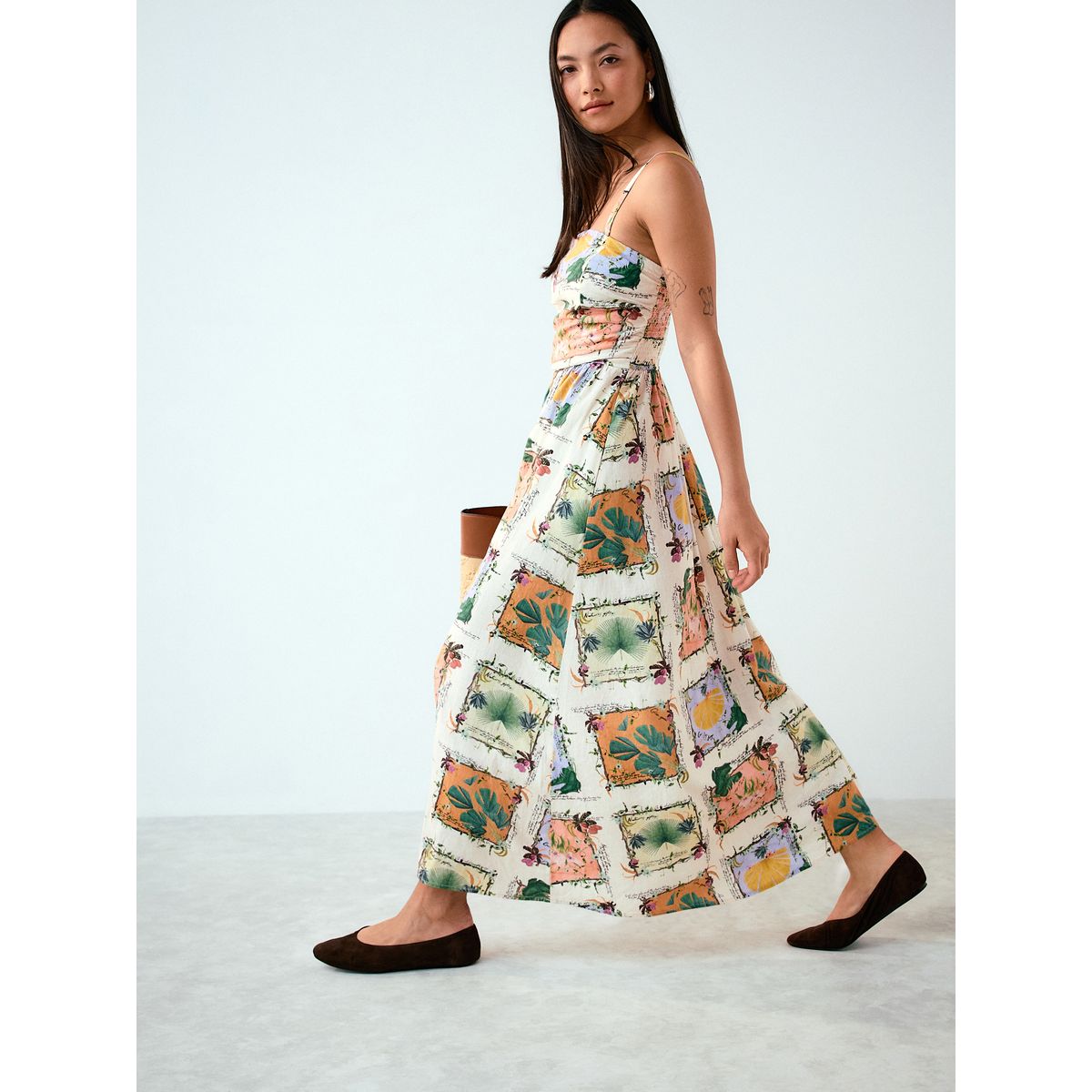 Robe mi-longue bandeau froncée en lin mélangé collection kew imprimé floral écru, NEXT