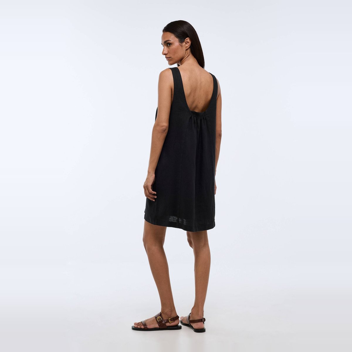 Robe courte unie en lin noir, MONOPRIX