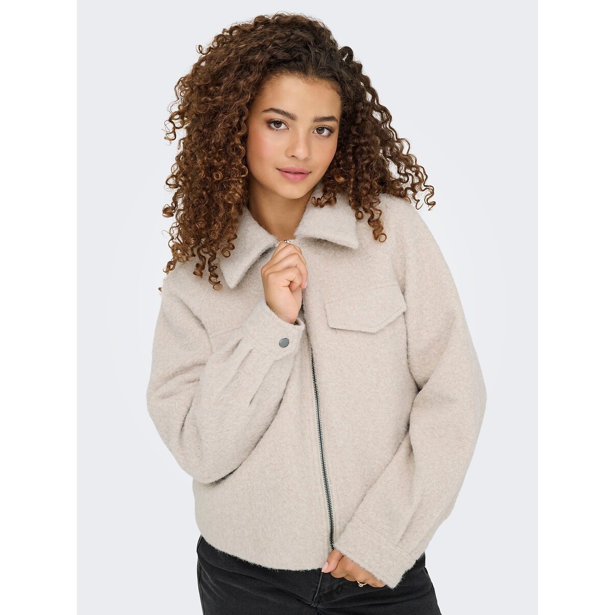 Manteau court zippé col polo beige, ONLY