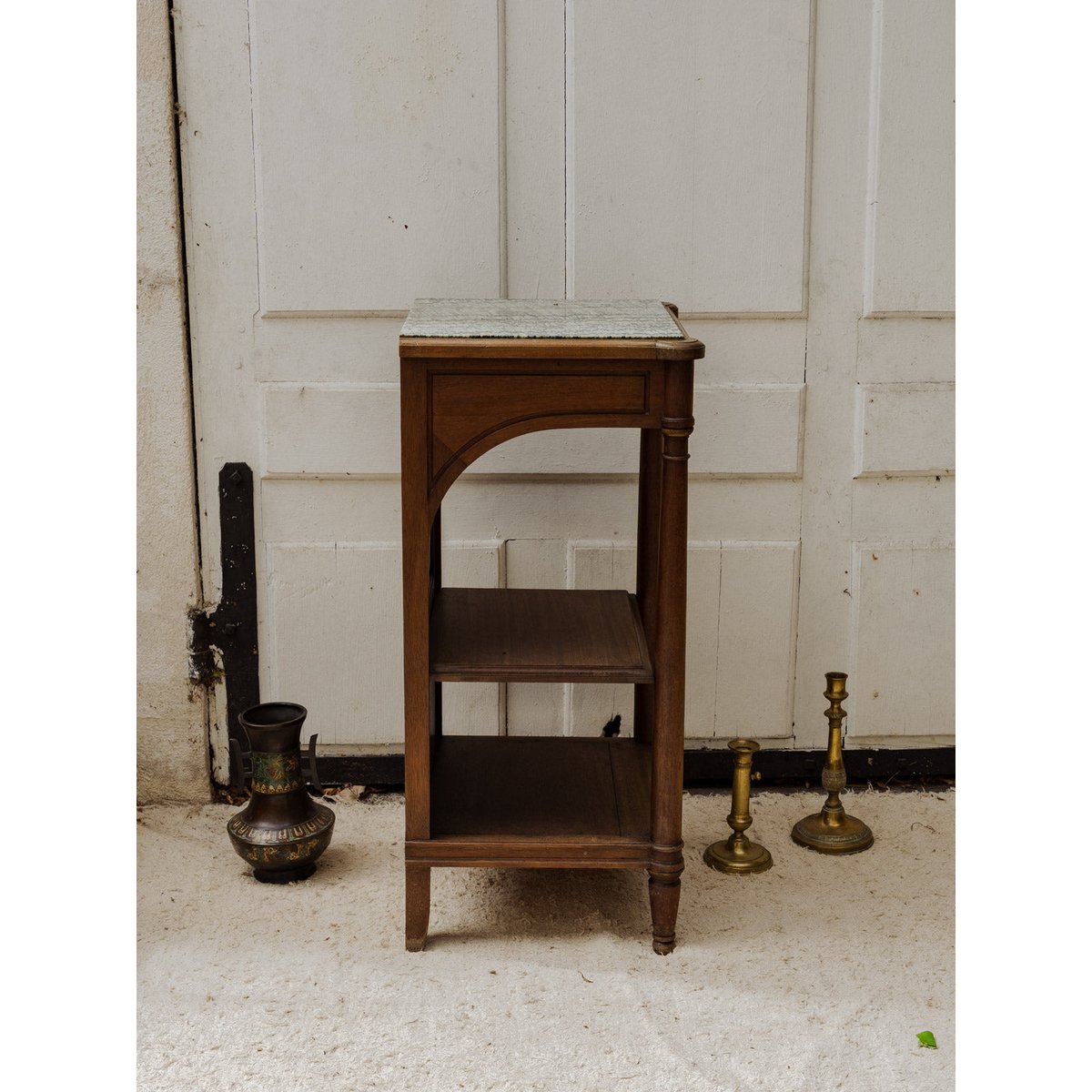 Meuble d'appoint en bois et marbre Francine N°967 - Bon état bois foncé, DEBONGOUT