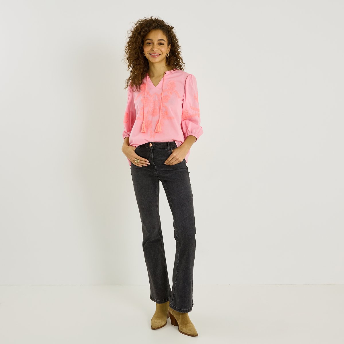 Blouse brodée à col V rose, GRAIN DE MALICE