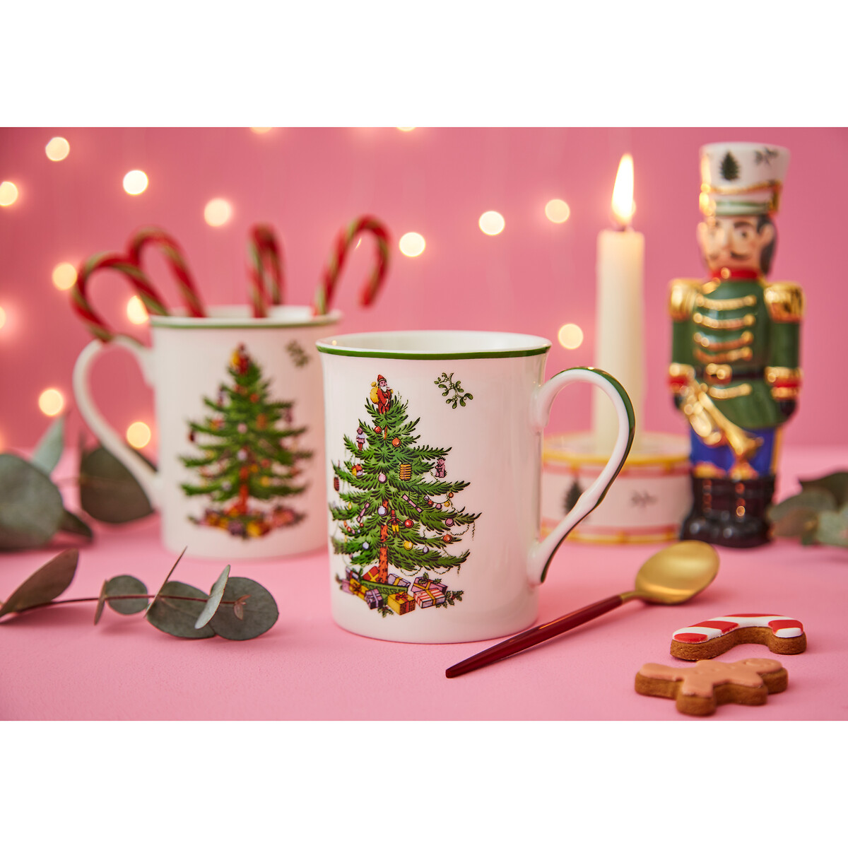 Set of 4 Christmas Tree Mugs in 340ml white, SPODE