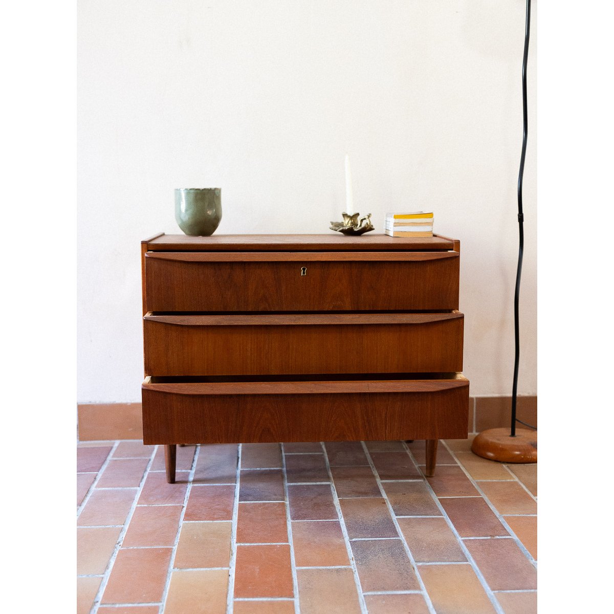 Commode contemporaine en bois Olga N°1057 - Bon état bois foncé, DEBONGOUT