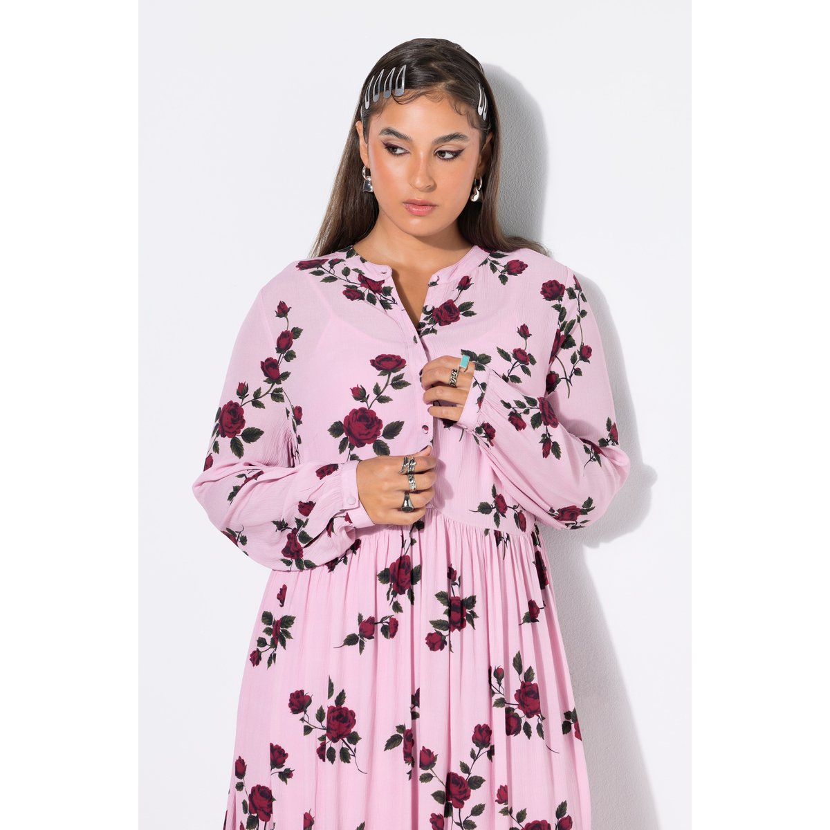 Robe midi, coupe trapèze, imprimé de roses vieux rose, STUDIO UNTOLD