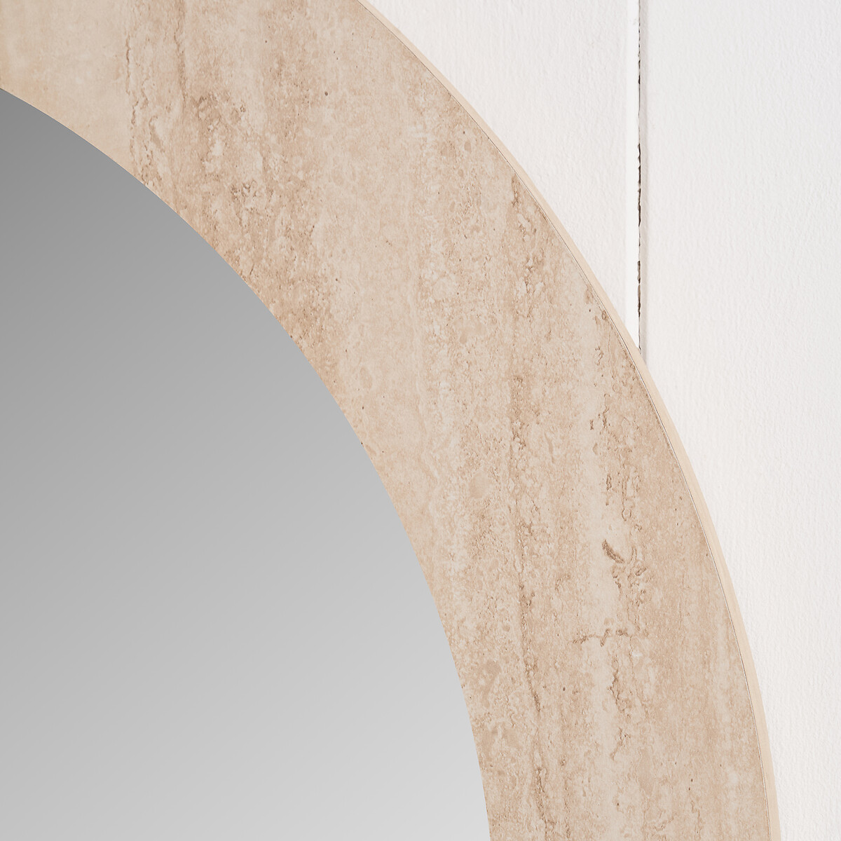 80cm Treviso Round Travertine Effect Veneer Wall Mirror travertine, ÉDITÉ
