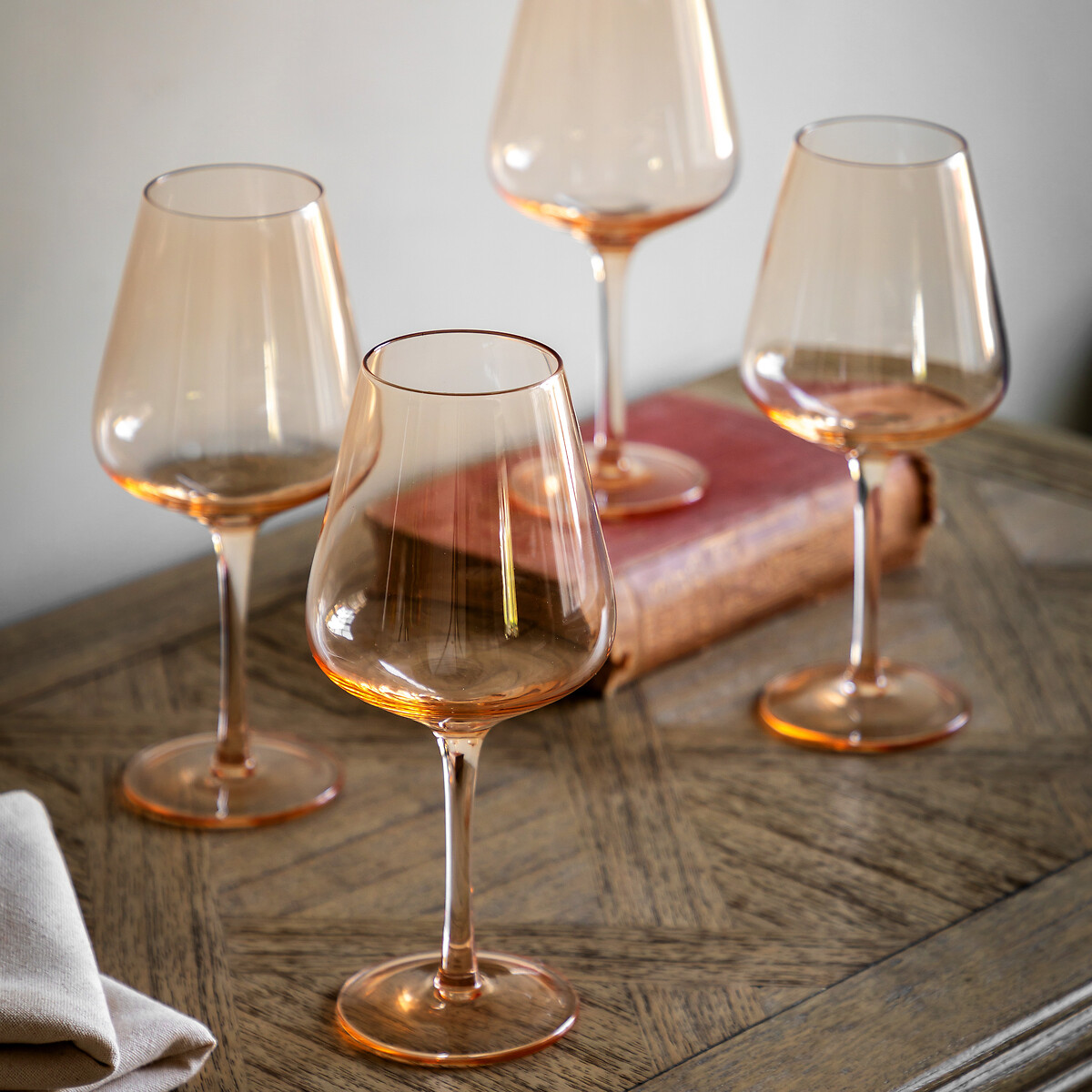 Set of 4 Eden Wine Glasses in Amber yellow, ÉDITÉ