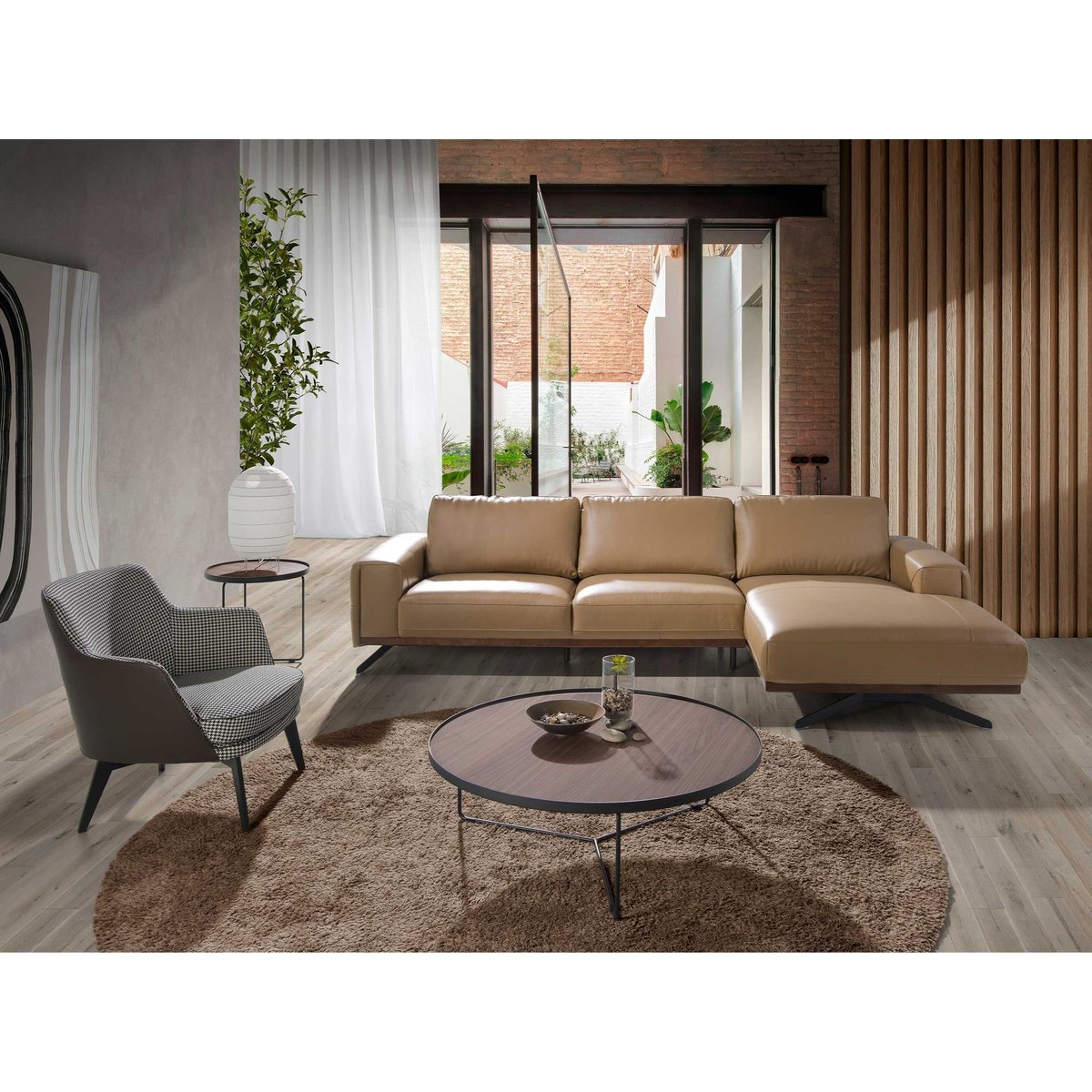Fauteuil en similicuir brun chocolat et tissu noir et blanc blanc | noir | marron, ANGEL CERDA