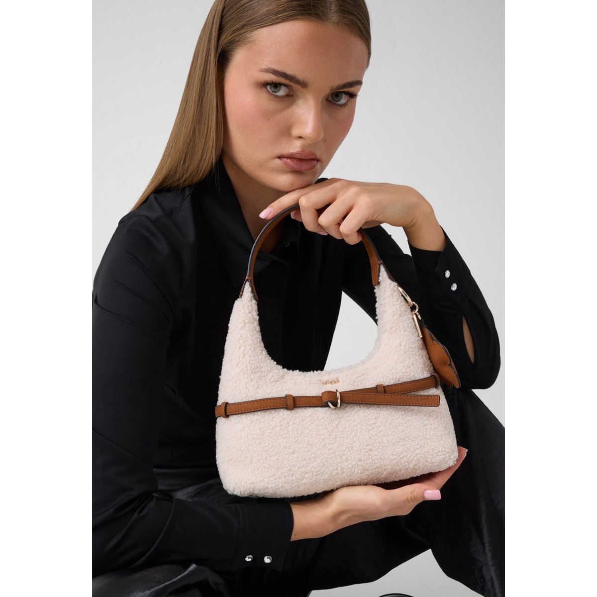 Taylor Mini Hobo ofc, GUESS