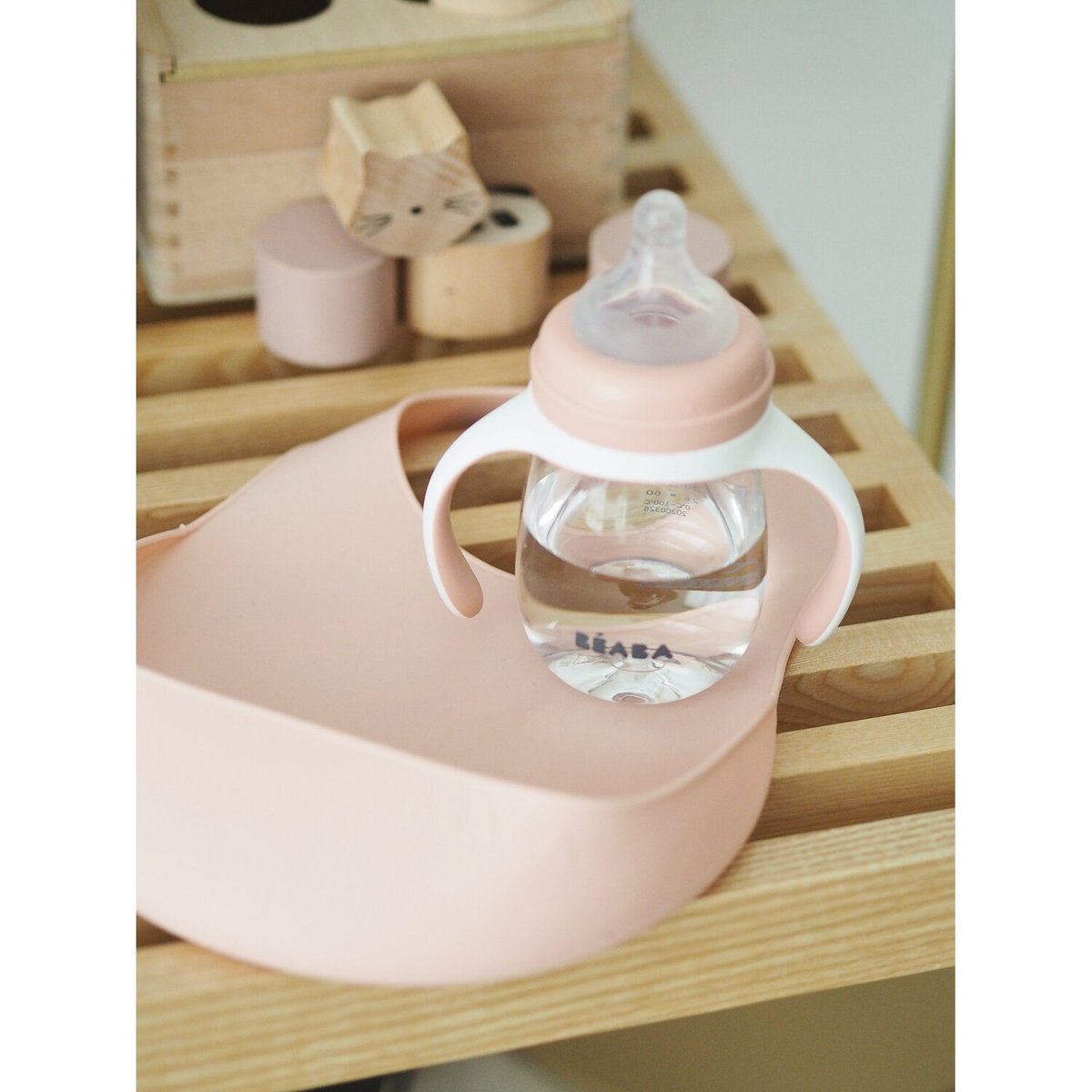 Bavoir silicone récupérateur réglable rose ancienne, BEABA