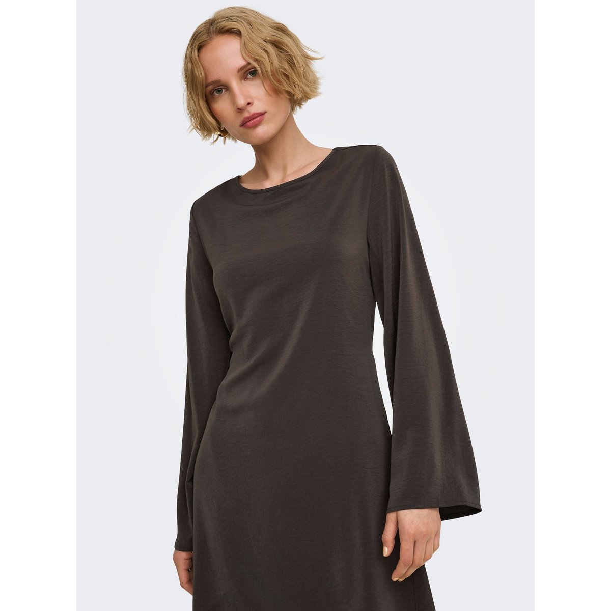 Robe noire - mulch 1, JDY