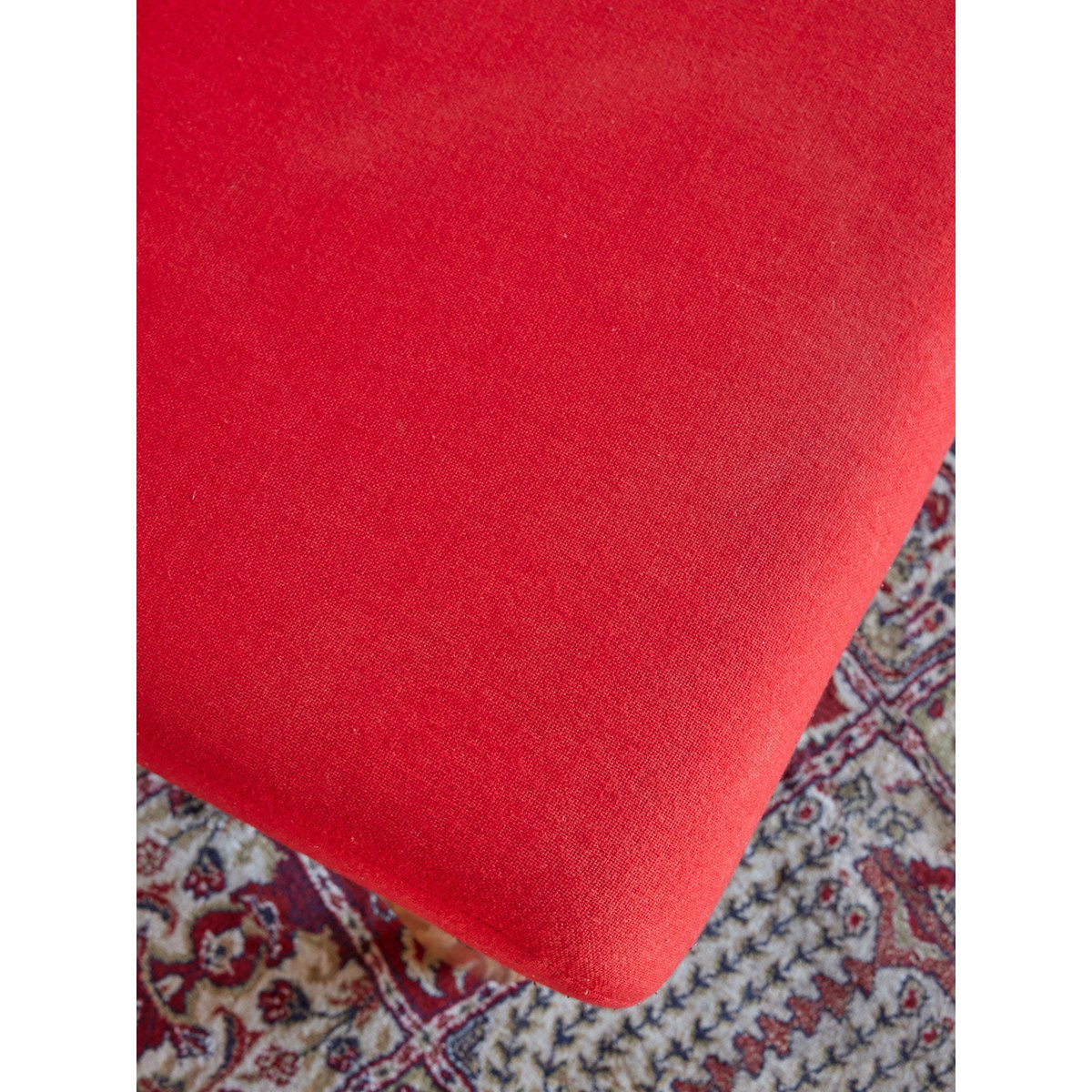 Chauffeuse en bois  Olivia N°88 - Bon état rouge, DEBONGOUT