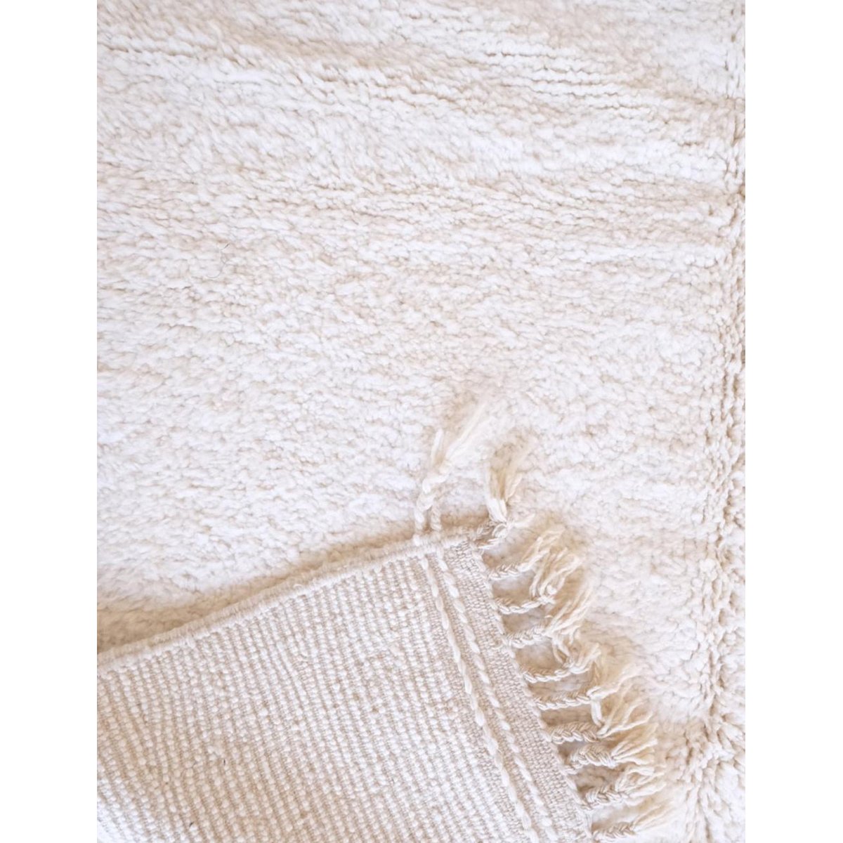 Tapis berbère sobre et raffiné noué main en laine 161 x 240 cm blanc pur, AFK LIVING