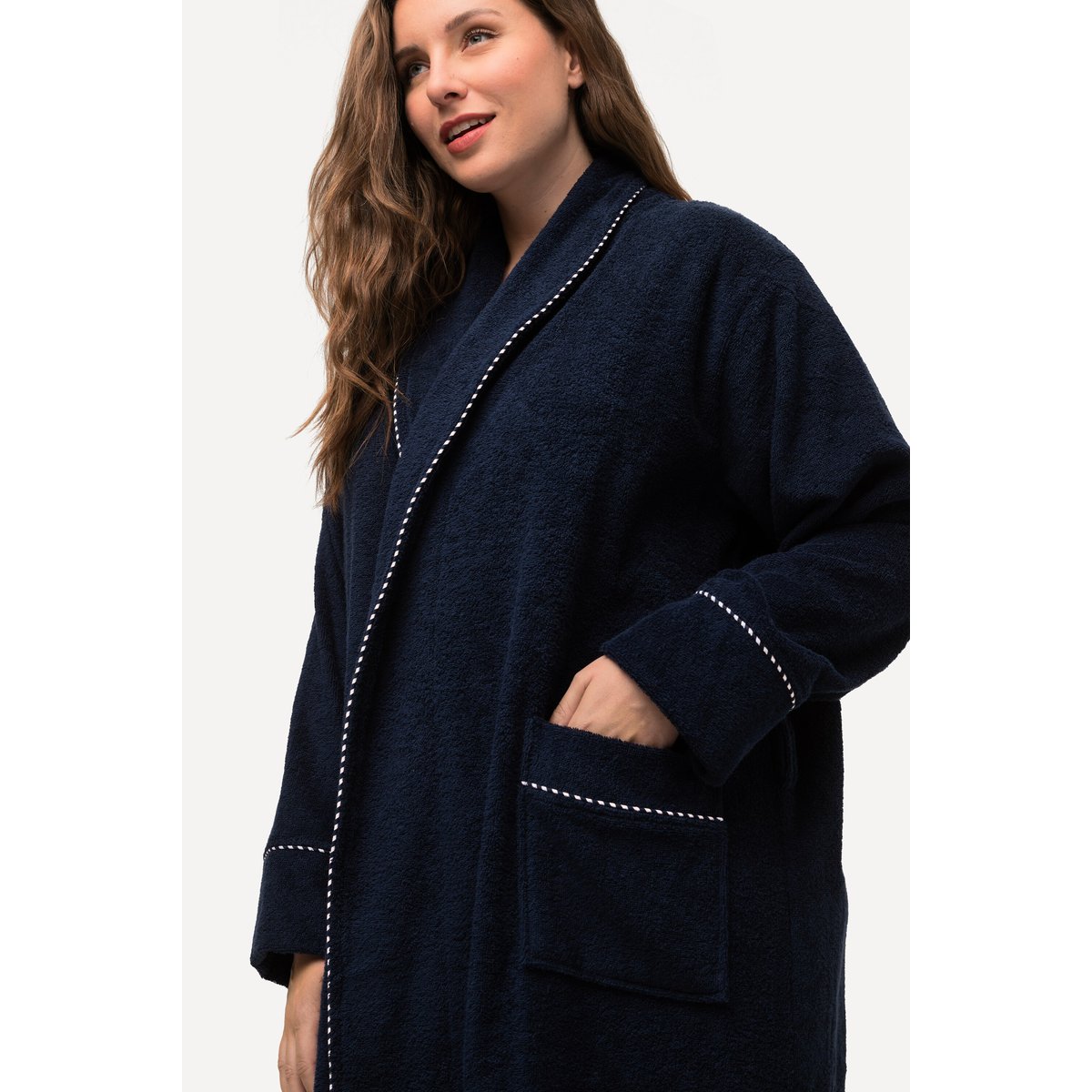 Peignoir en tissu éponge à col bleu nuit, ULLA POPKEN