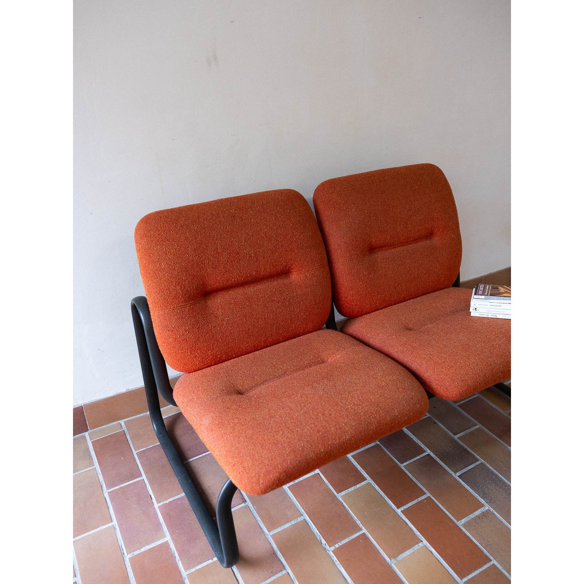 Banquette de conférence Clara N°145 - Bon état orange, DEBONGOUT