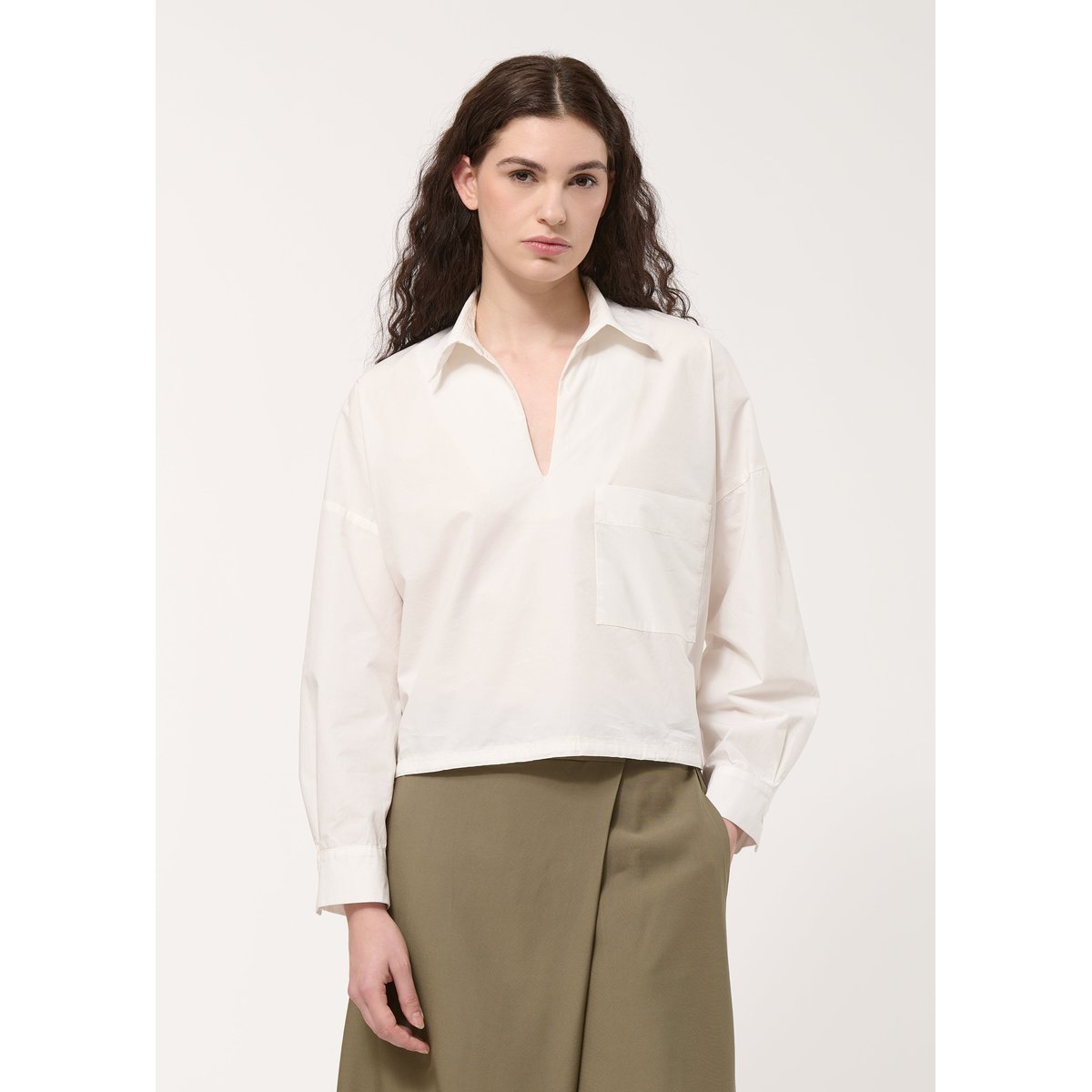 Blouse courte à coulisse en popeline de coton off white, HUMILITY
