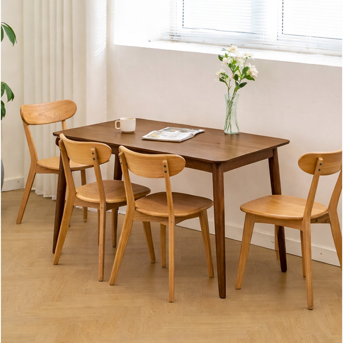 Table à manger 4 personnes, BONIFACIO noyer, NORDLYS