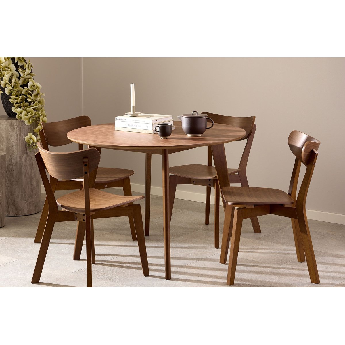 Table ronde en bois noyer D105 + 4 chaises noyer - LETA bois foncé, HELLIN, DEPUIS 1862