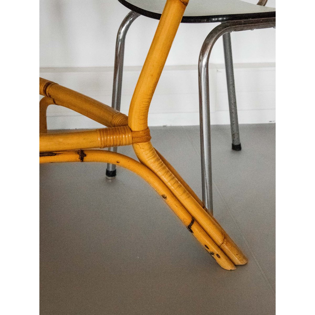 Table à manger en bois clair et bambou Romy N°1280 - Bon état bois clair, DEBONGOUT