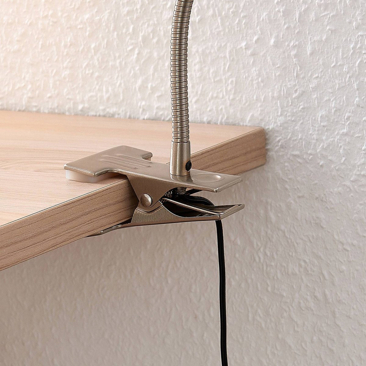 Lampe à pince en métal moderneLED, Djamila nickel satiné, LINDBY