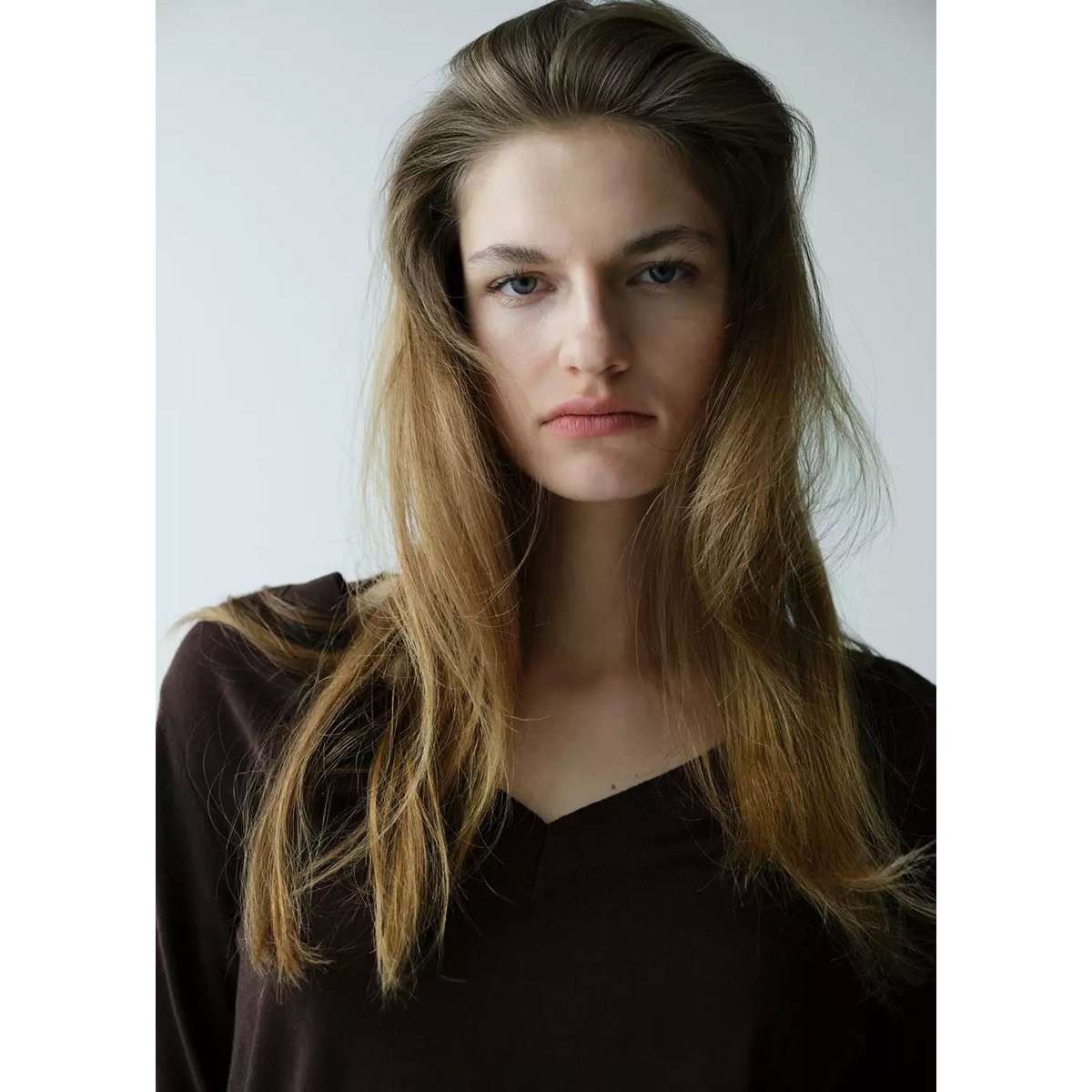 Pull-over maille col en V chocolat, MANGO