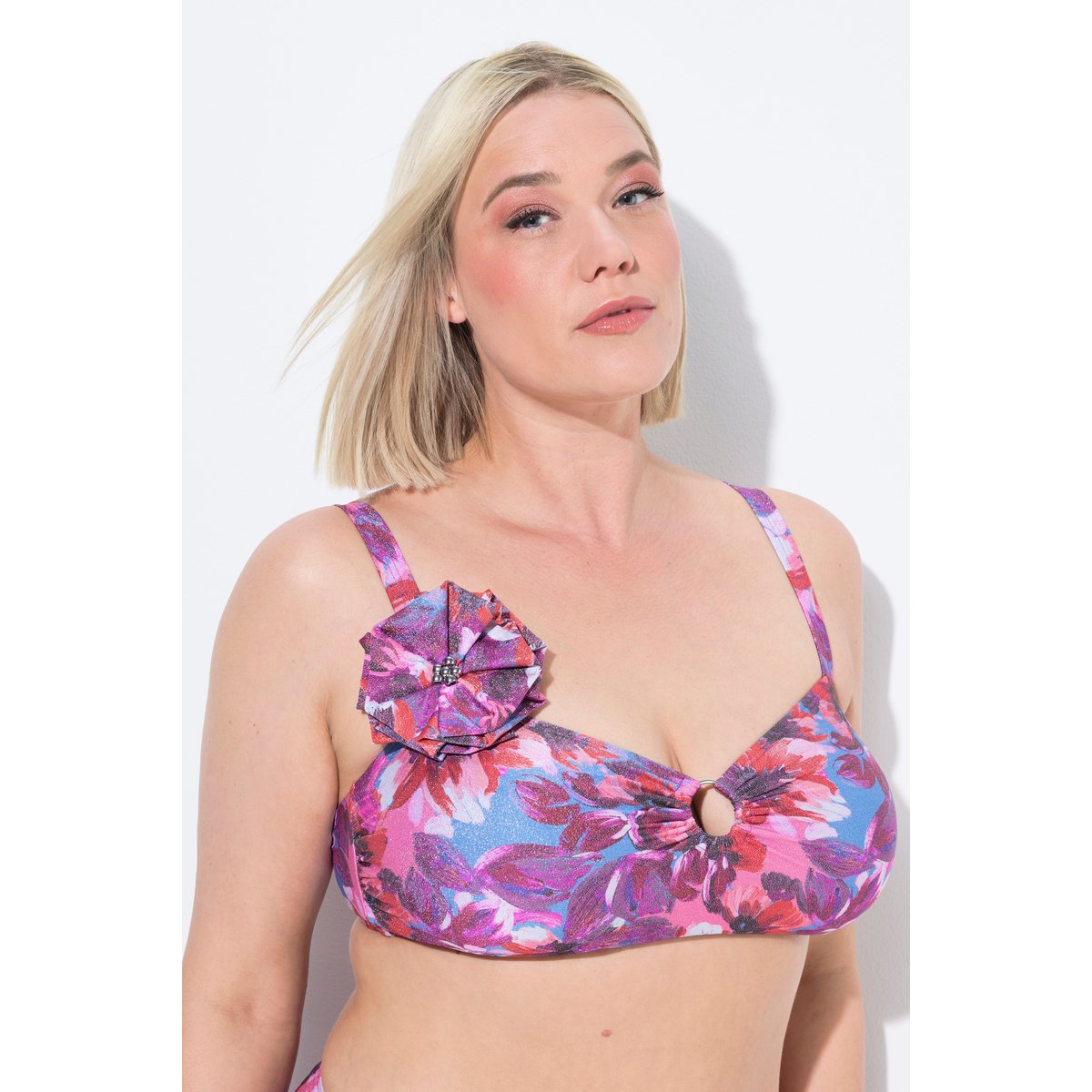 Bikini à bonnets souples. Motif rojo hibisco, ULLA POPKEN