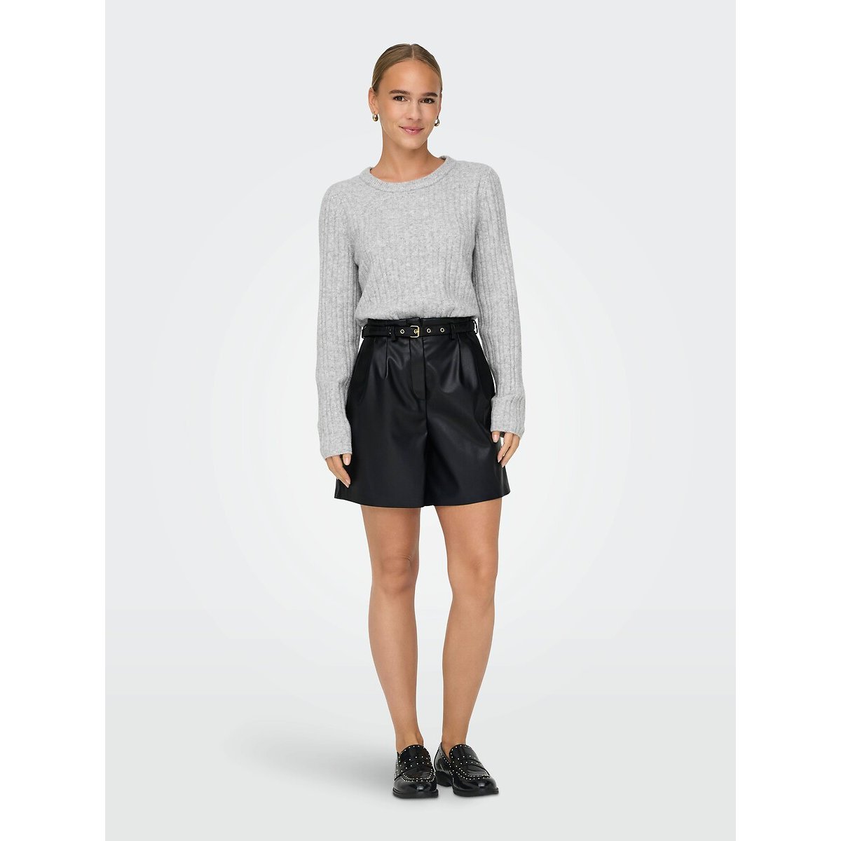 Short en simili 100% polyester noir, ONLY