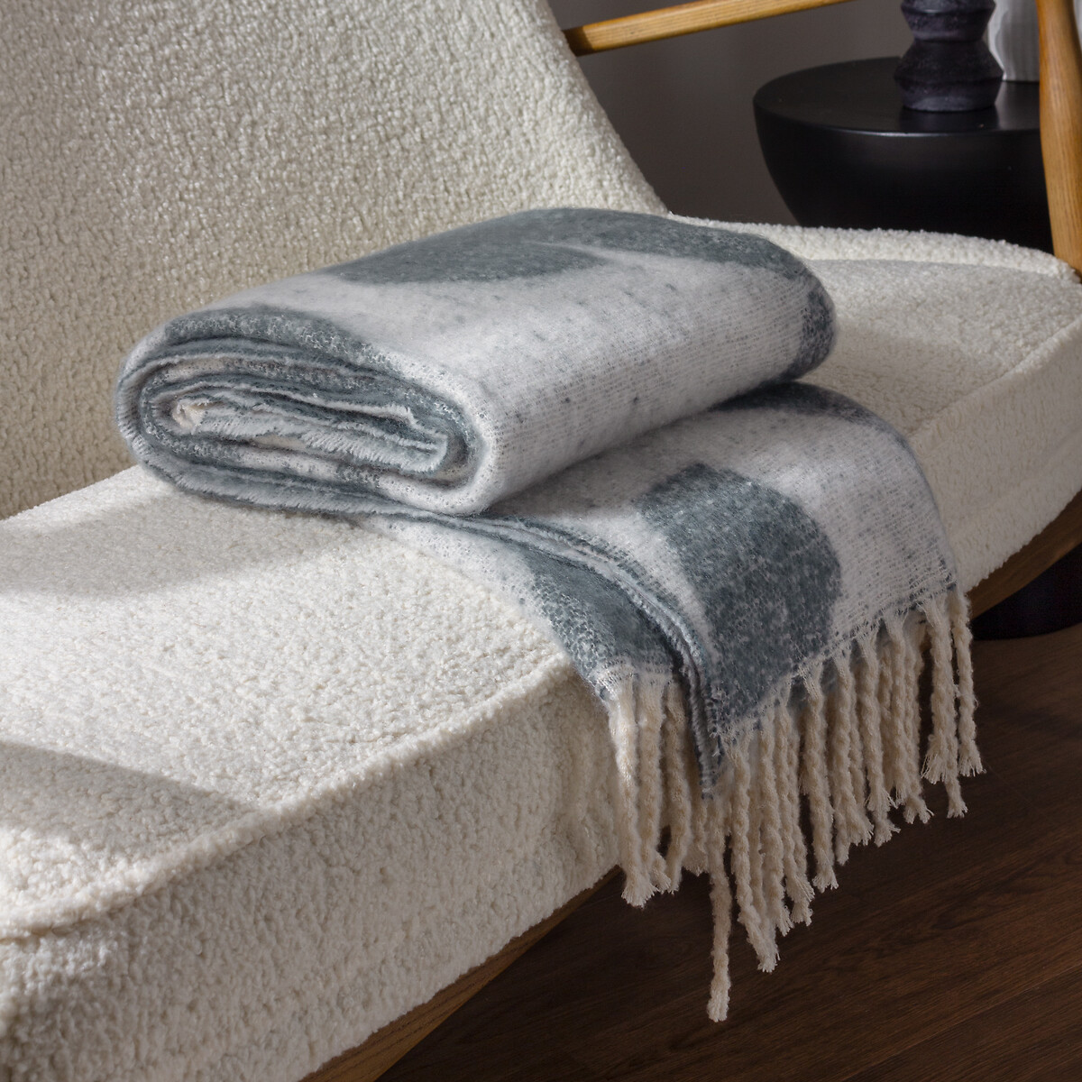 Meta Tasselled Throw graphite, HÖEM