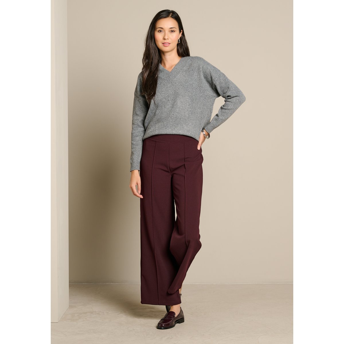 Pull col V en maille gris, LOLALIZA