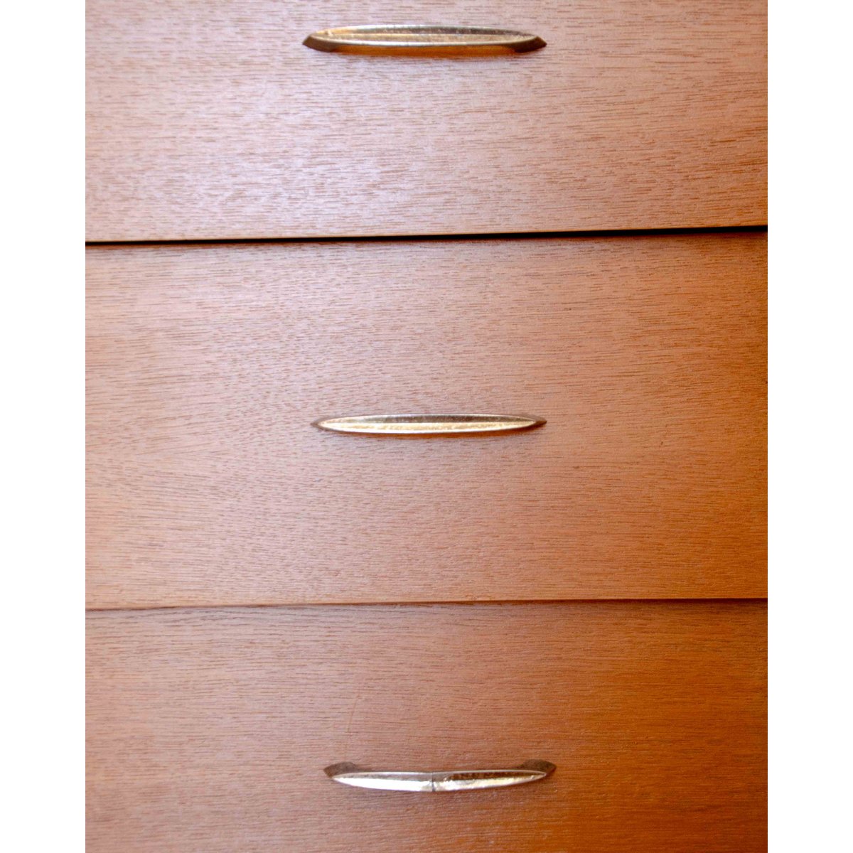 Commode en chêne et laiton Olga N°701 - Bon état bois clair, DEBONGOUT