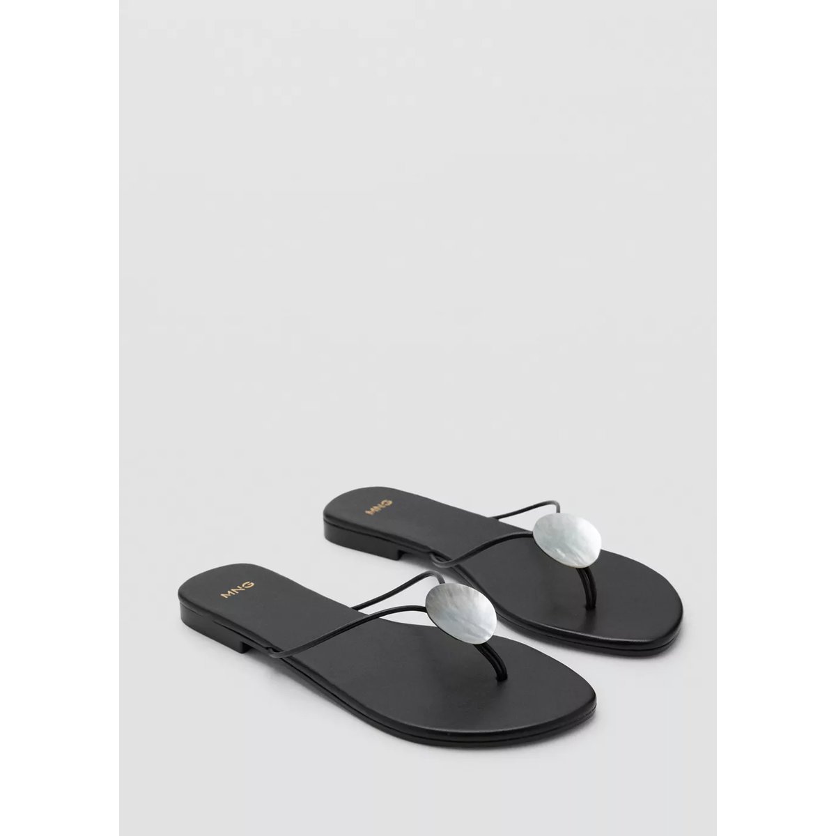 Sandales en cuir détail coquillage noir, MANGO
