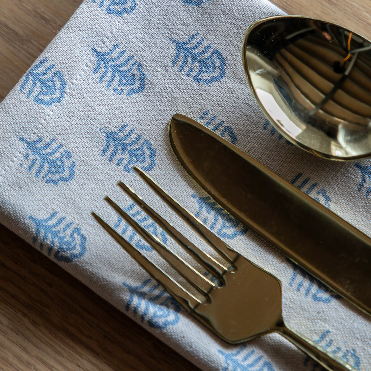 Set of 4 Flora Floral Stamp Napkins blue, ÉDITÉ