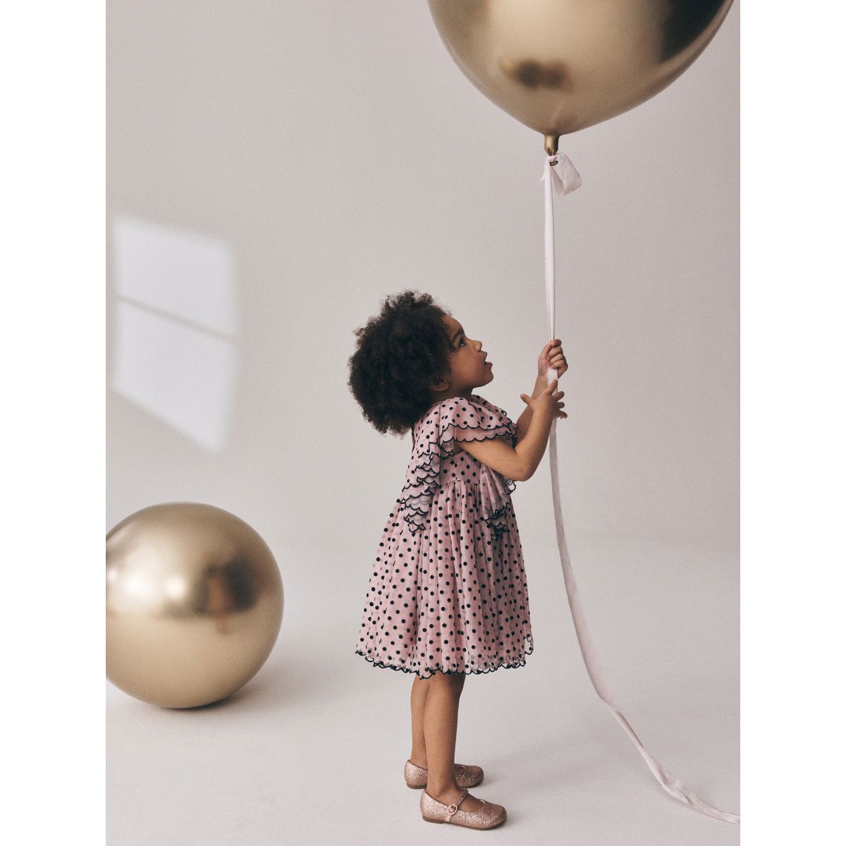 Robe grandes occasions avec manches à volants tache rose pastel, NEXT