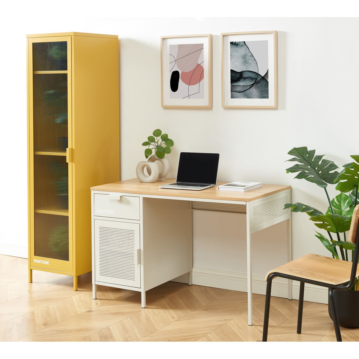 Bureau en acier beige sable / tcx 13-0002, PANTONE
