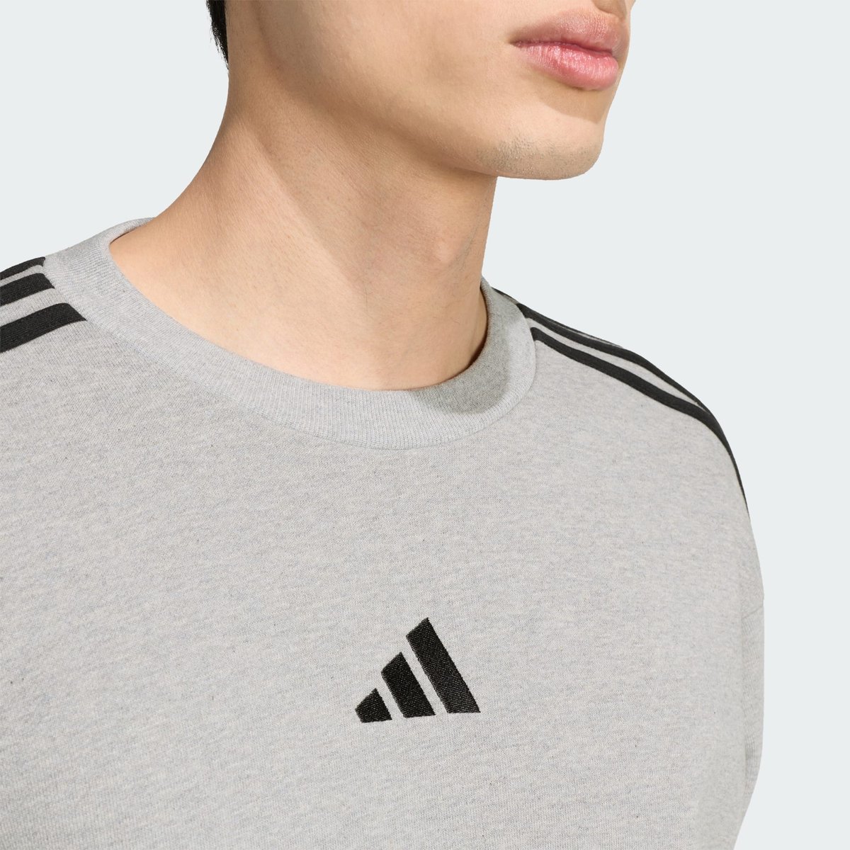Sweat-Shirt French Terry Essentials 3-Stripes Sweat-Shirt French Terry Essentials 3-Stripes medium grey heather / white, ADIDAS SPORTSWEAR