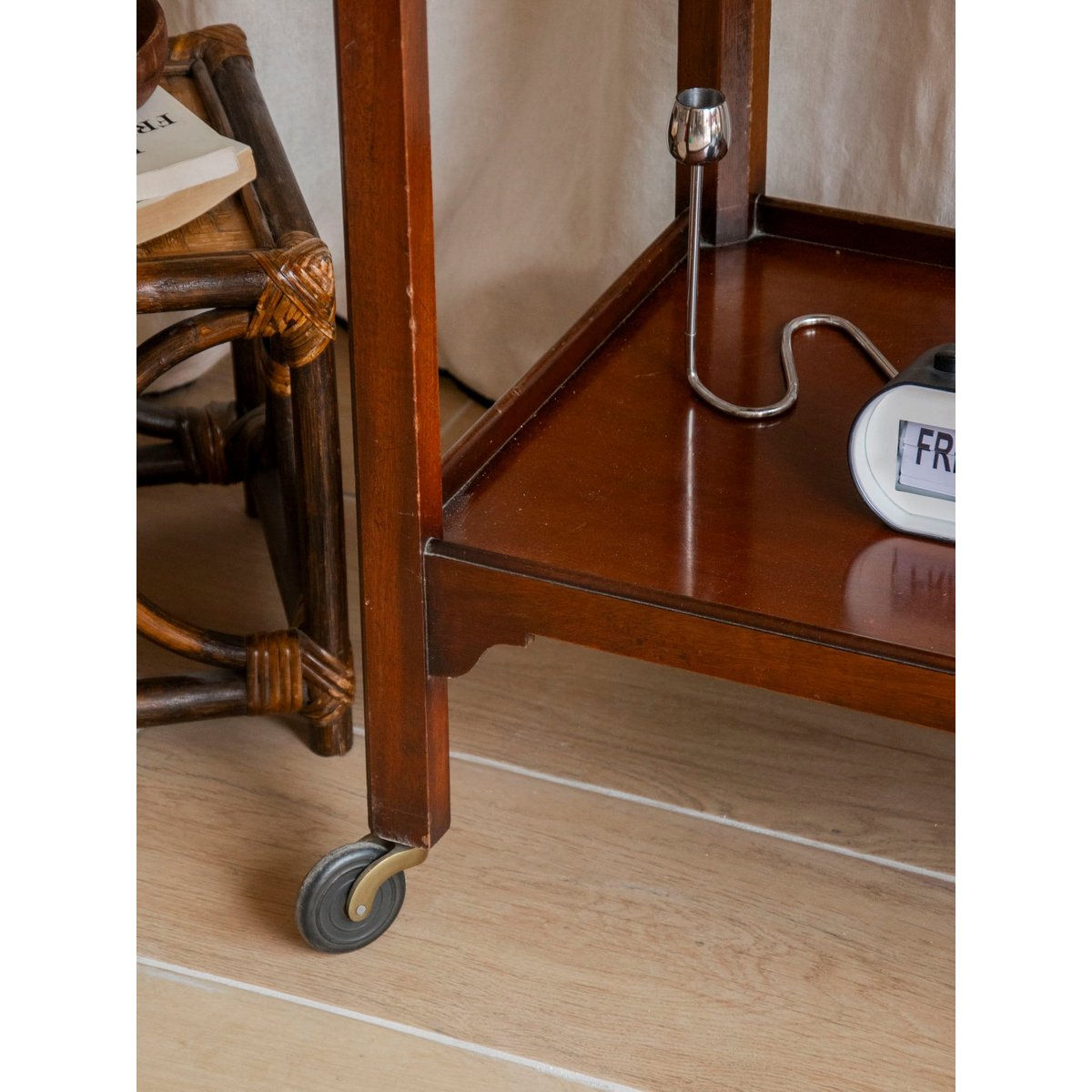 Desserte à roulettes en bois Henriette N°205 - Bon état bois foncé, DEBONGOUT